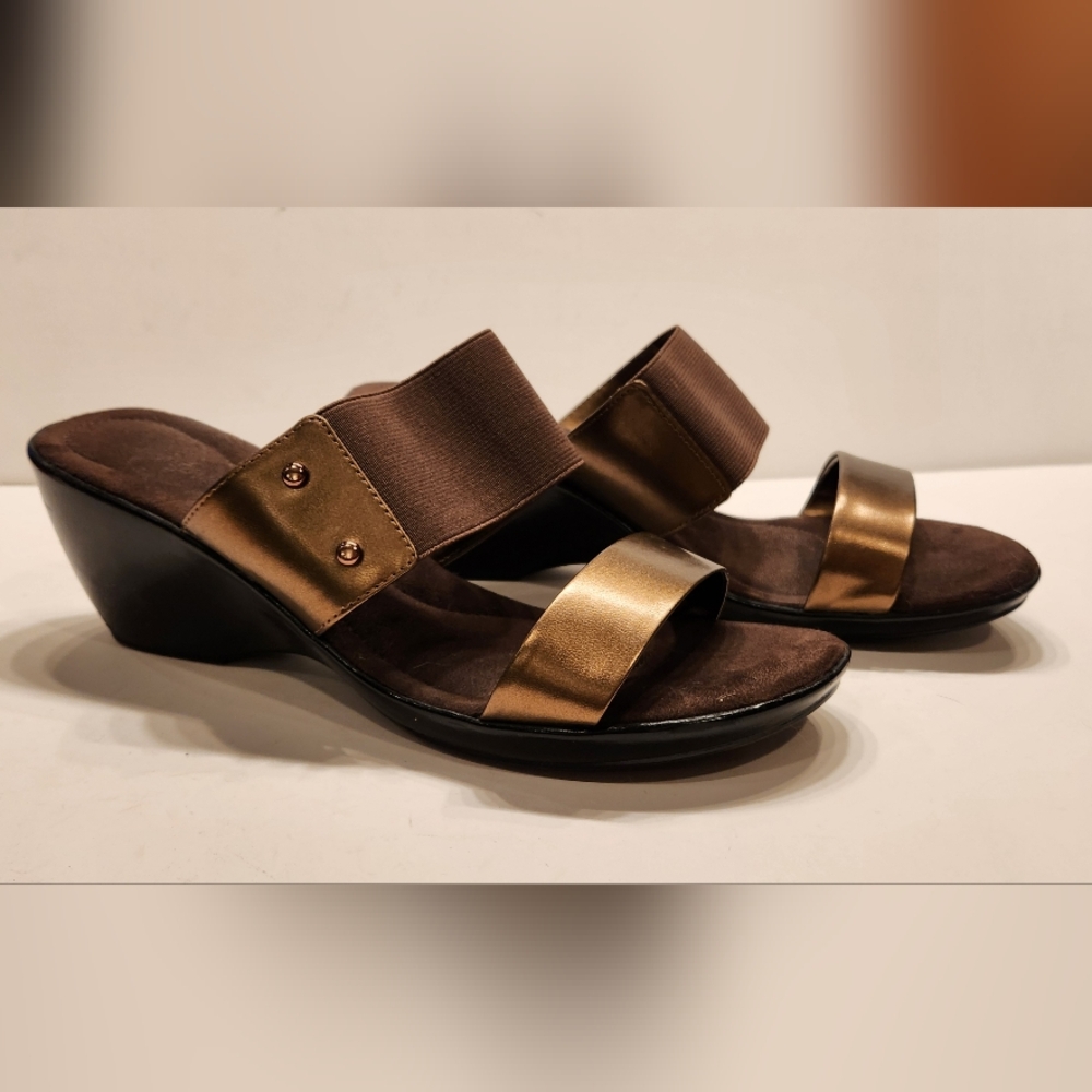 DexFlex Wedges Bronze Metallic Faux Leather Open Toe Mule Heel Sandal 11 Wide